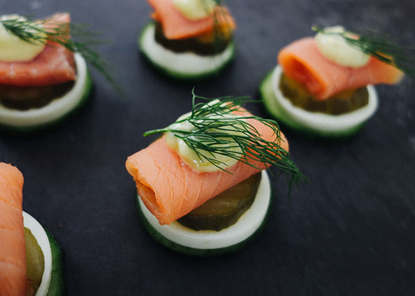 Smoked salmon canapes with homemade mayo, boiled egg slices, fresh dill, and cucumber slices | meljoulwan.com