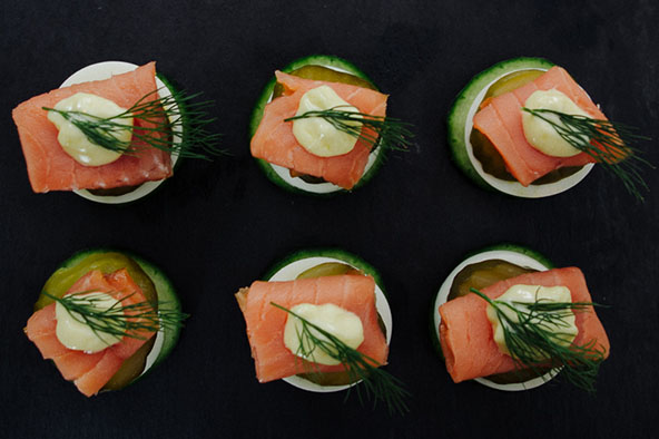 Smoked salmon canapes with homemade mayo, boiled egg slices, fresh dill, and cucumber slices | meljoulwan.com