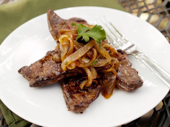 Beef Liver with Parsley, Onion, and Lemon | meljoulwan.com