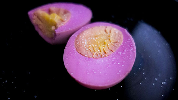 Paleo Pickled Eggs | meljoulwan.com