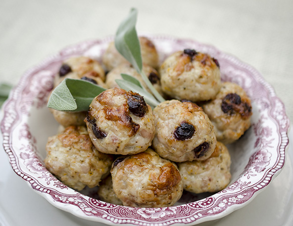 Turkey and Cranberry Meatballs | meljoulwan.com